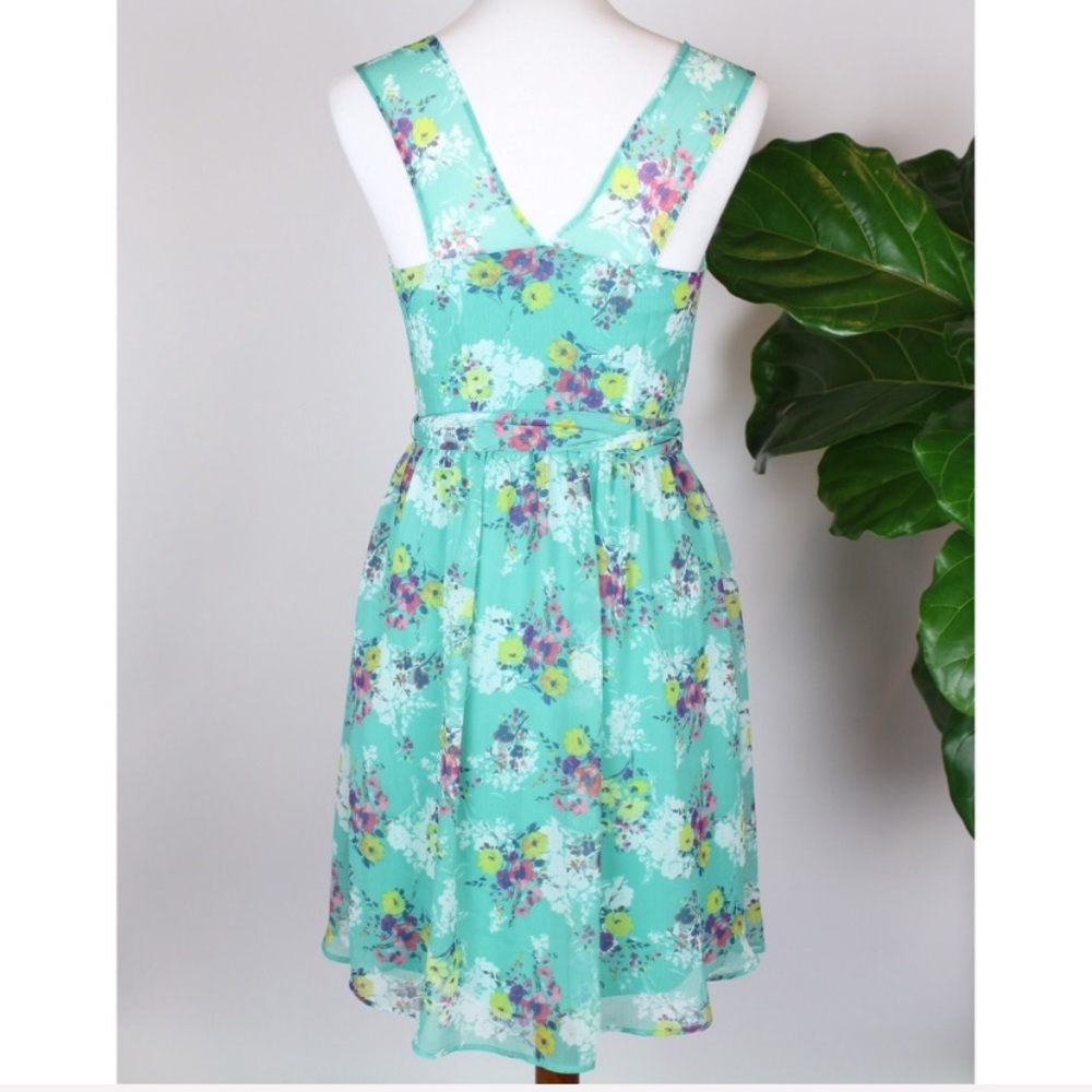LC Lauren Conrad | Floral Chiffon Dress - Picture 3 of 8